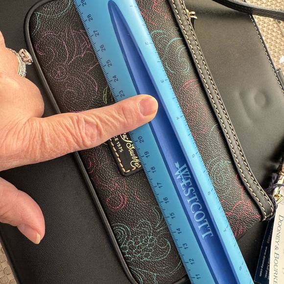 NWT.   Disney Dooney & Bourke Wristlet - Picture 7 of 11